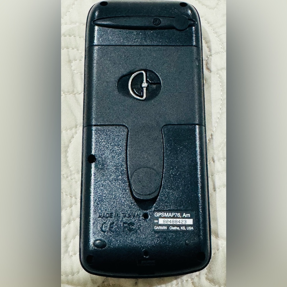 Garmin GPSMAP 76 Handheld w/ Quick Reference - Picture 3 of 6